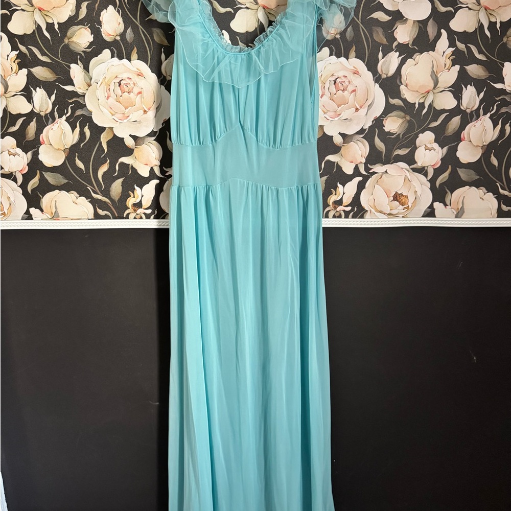 Elegant Vintage Ruffled Nightgown